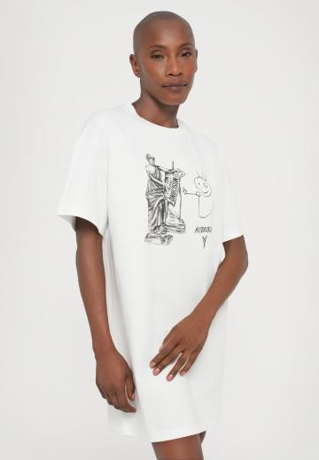 Короткое платье