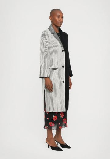 Шерстяное пальто