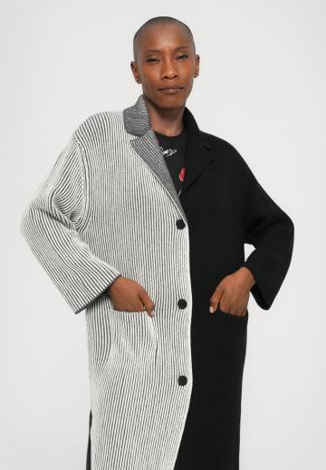 Шерстяное пальто