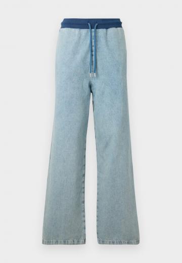 Свободные джинсы