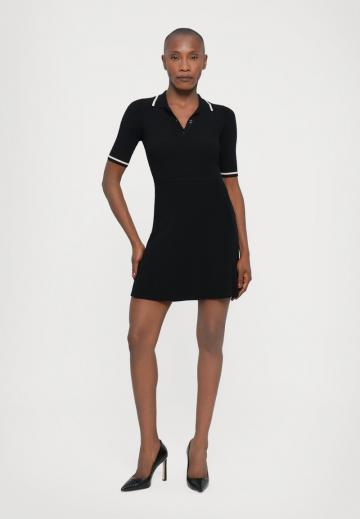 Вязаное платье