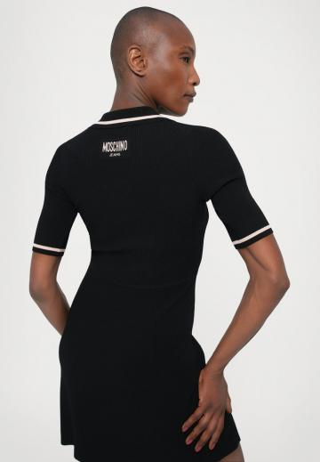 Вязаное платье