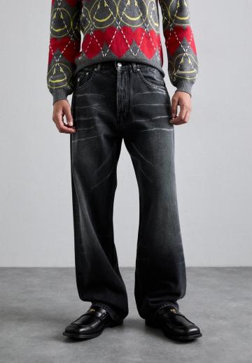 Прямые джинсы