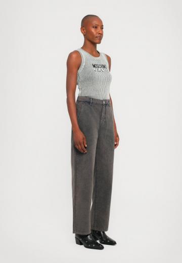 Свободные джинсы