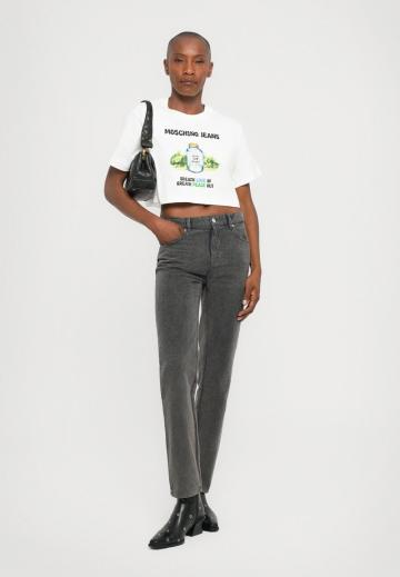 Прямые джинсы