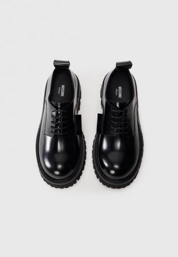 Ботинки на шнуровке