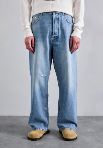 Прямые джинсы