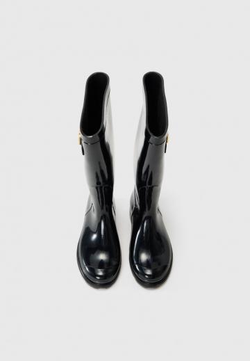 Резиновые сапоги