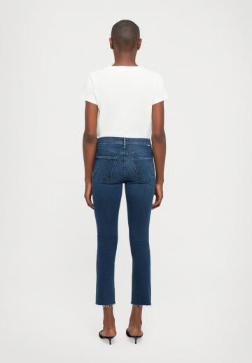 Короткие джинсы