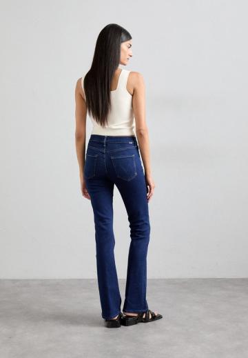 Клешеные джинсы