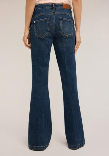 Клешеные джинсы