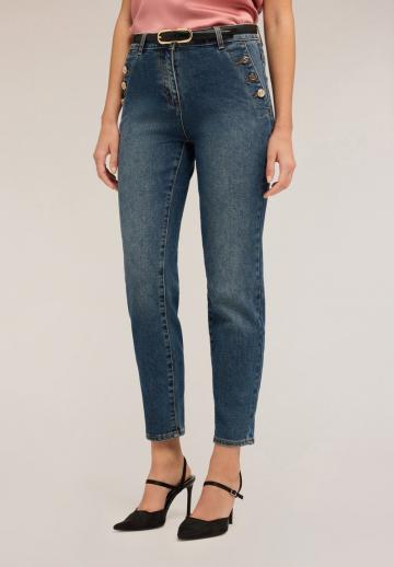 Короткие джинсы