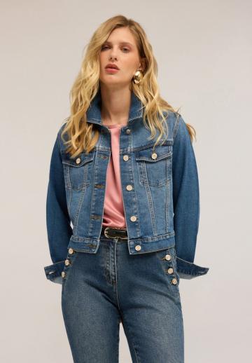 Джинсовая куртка