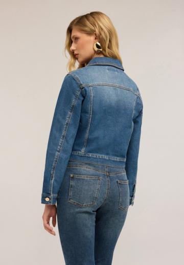 Джинсовая куртка