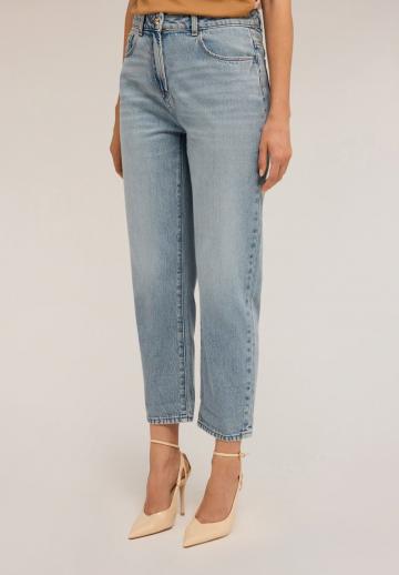 Короткие джинсы