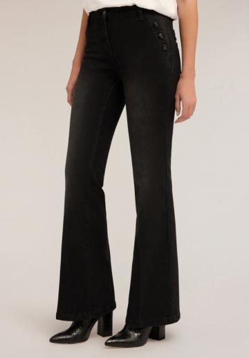 Клешеные джинсы