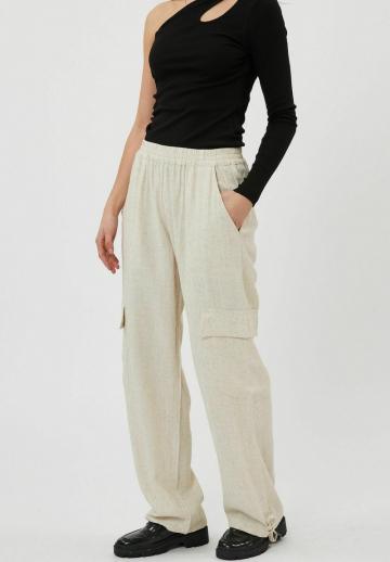 Брюки с накладными карманами