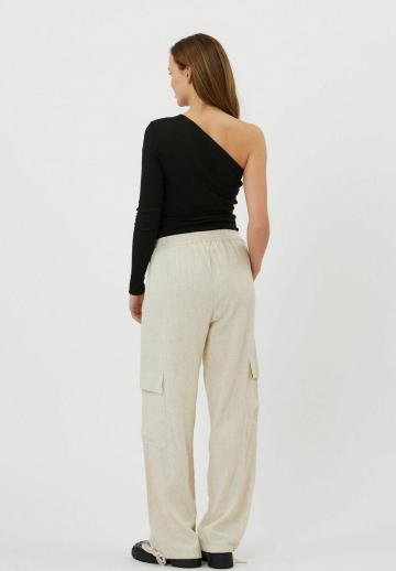 Брюки с накладными карманами