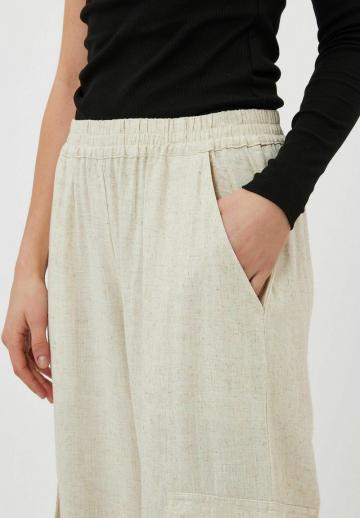 Брюки с накладными карманами