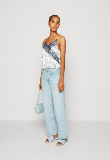 Топ на бретельках