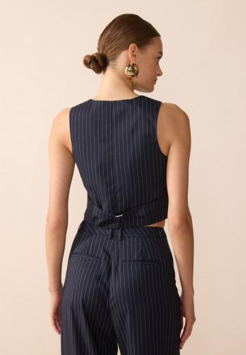 Джинсовая жилетка