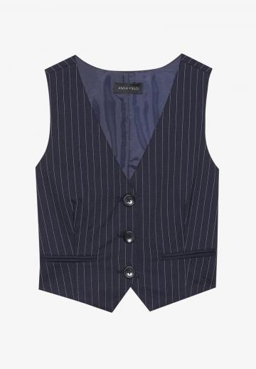 Джинсовая жилетка