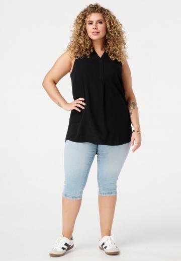 Короткие джинсы