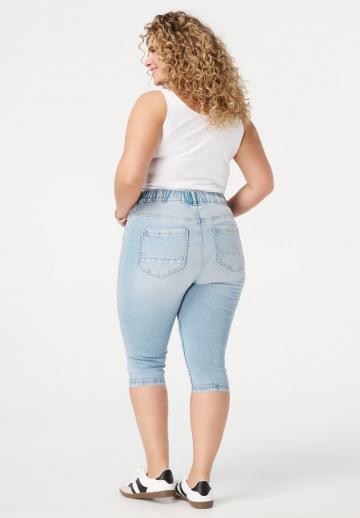 Короткие джинсы