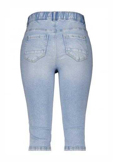 Короткие джинсы