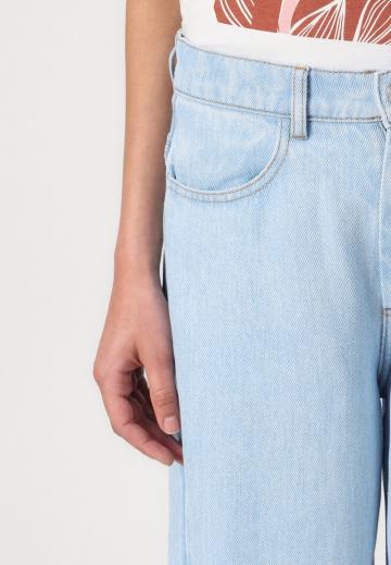 Свободные джинсы