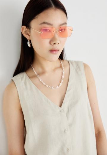 Блузка без рукавов