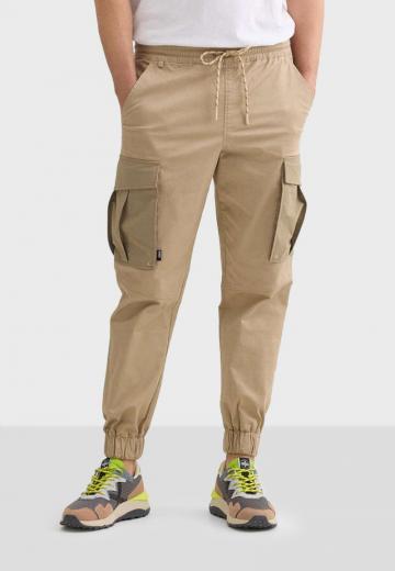 Брюки с накладными карманами