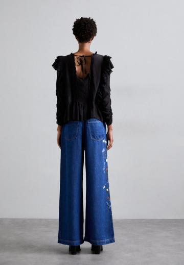 Свободные джинсы