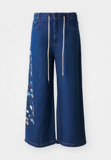 Свободные джинсы