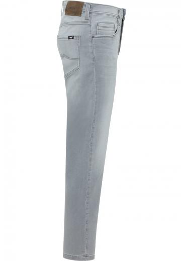 Узкие джинсы