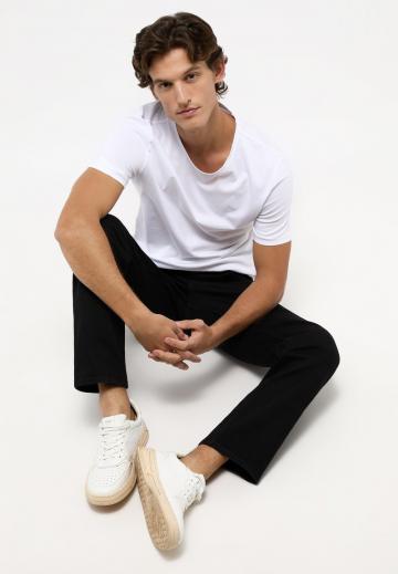 Прямые джинсы