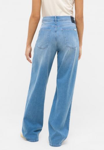 Клешеные джинсы