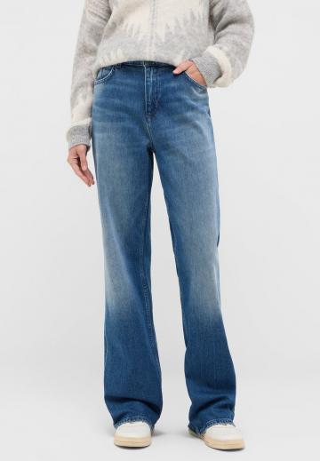 Прямые джинсы