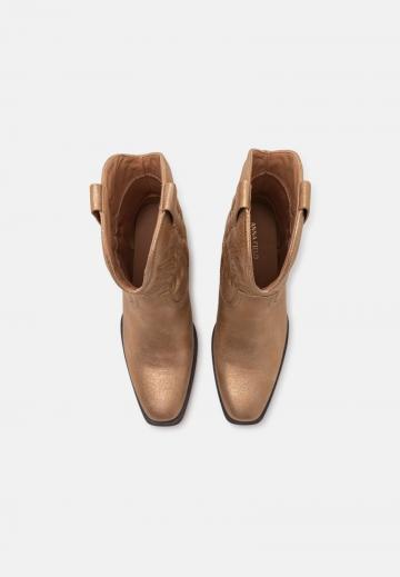 Широкие сапоги