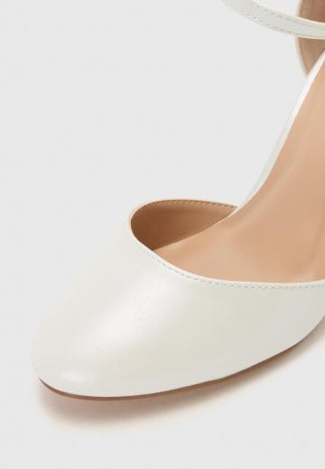 Туфли с ремешком