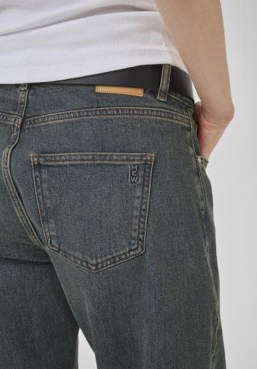 Свободные джинсы