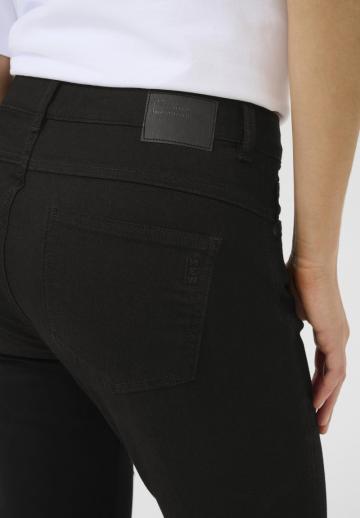 Короткие джинсы