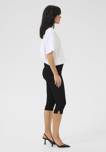 Короткие джинсы