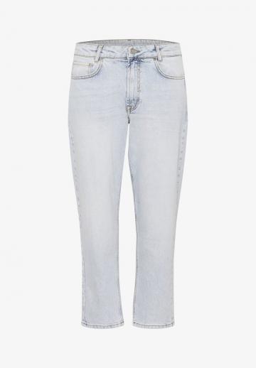 Короткие джинсы