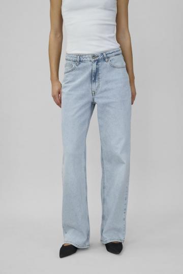 Прямые джинсы
