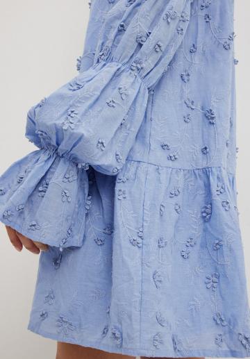 Короткое платье