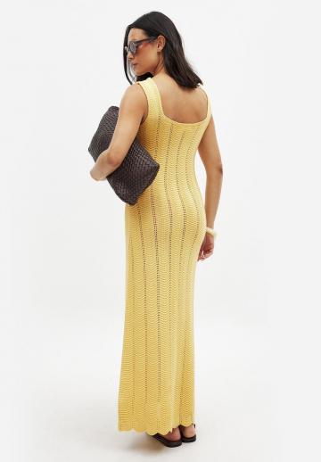 Вязаное платье