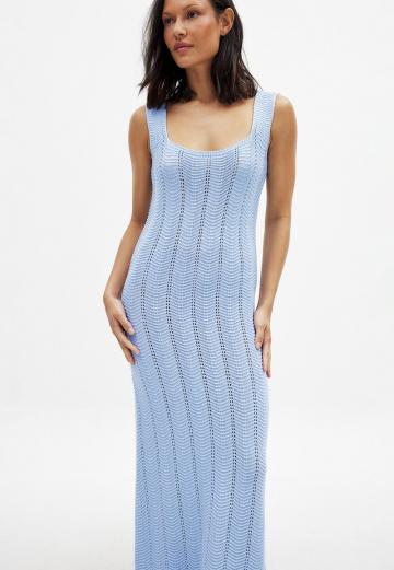 Вязаное платье