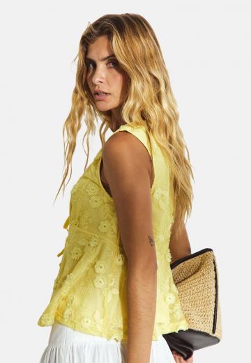 Блузка без рукавов