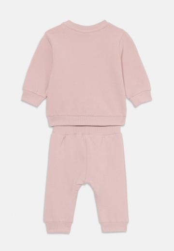 Набор одежды